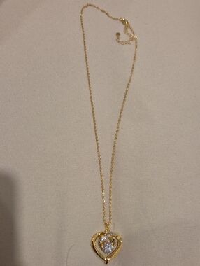 NWOT Zircon Heart Pendant Necklace
